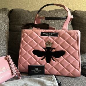 My flat of London Queen Bee in pink